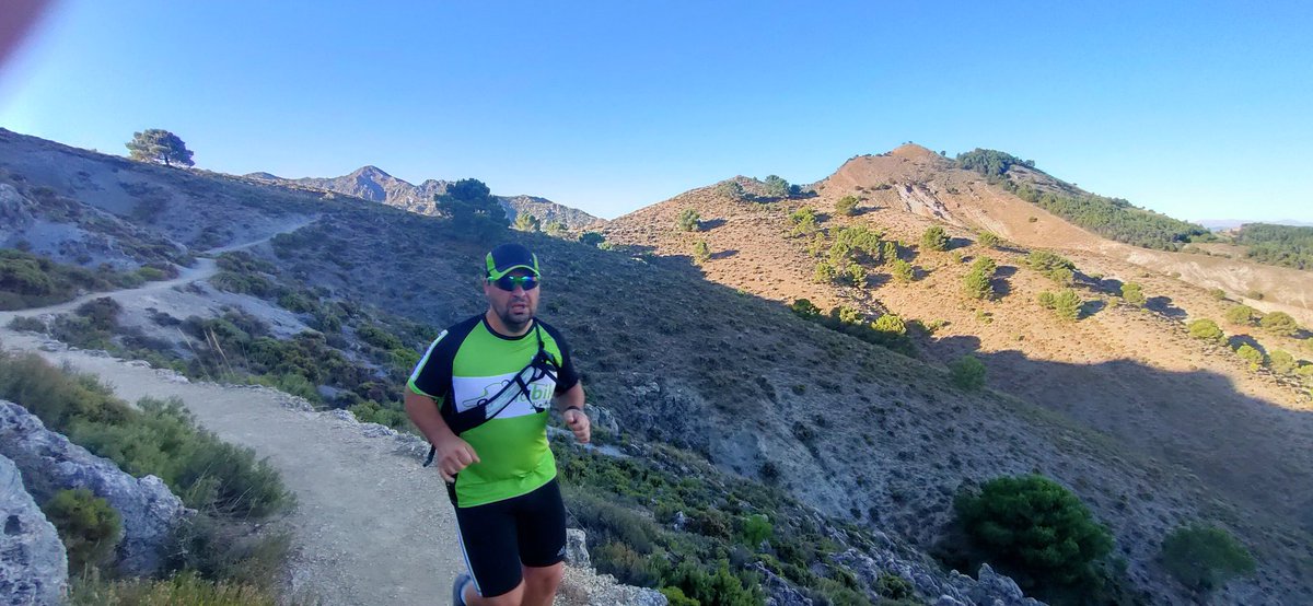 rasl2000's tweet photo. Granada... ese maravilloso paraíso... Empezar a las 7:30 a correr, fresquito, subidón, bajadón, senderos, paisajes y cuando empieza el calor, a cruzar el río 20 veces ➡️ Echa un vistazo a mi actividad en Strava: https://t.co/mq17L4gIof https://t.co/7qhWPxqvVT