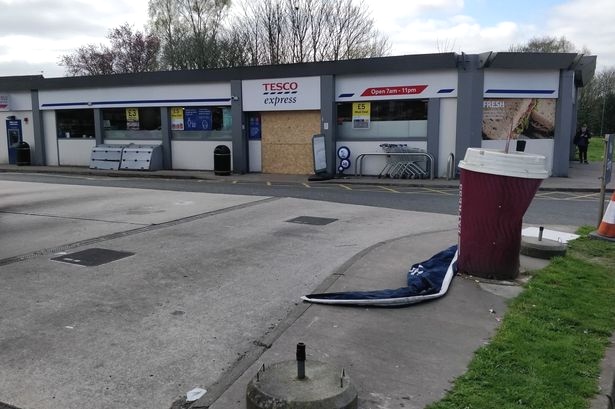 Hate to say this but due to lack of stock my local Tesco has permanently closed. Today they're having a 'garage' sale of shelving, cooler cabinets and freezers. Tills are two for the price of one and three trolleys for a fiver. DAMN YOU BREXIT 😠😠😥😢