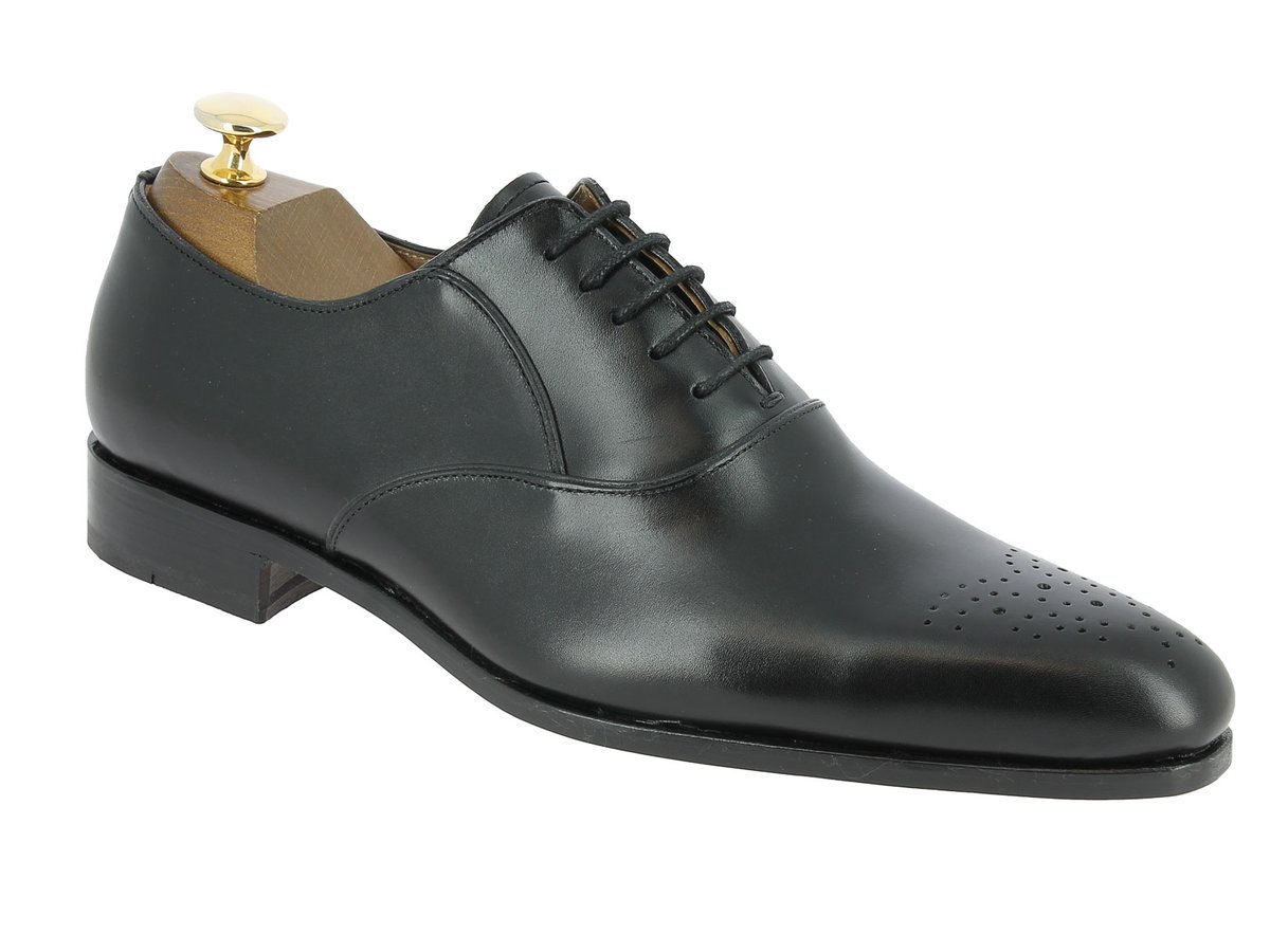 Center51_Paris's tweet photo. Center 51 vous présente le modèle Richelieu Center 51 12088 Stan cuir noir à 139,00 € #center51 #chaussures #KFC #blackfashion #Evangelism # https://t.co/dAp5dR3RXU