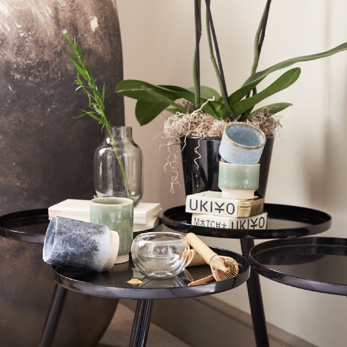 DesignMuseum's tweet photo. Inspired by the #Tokyo2020 Olympics, this weekend we are celebrating the beauty and elegance of the Japanese tea ceremony 🍵 Head over to the @Design_Mus_Shop to see our insured range. > https://t.co/XTwV5tY3yN 
#ShopSaturday https://t.co/HgOiScPvTL