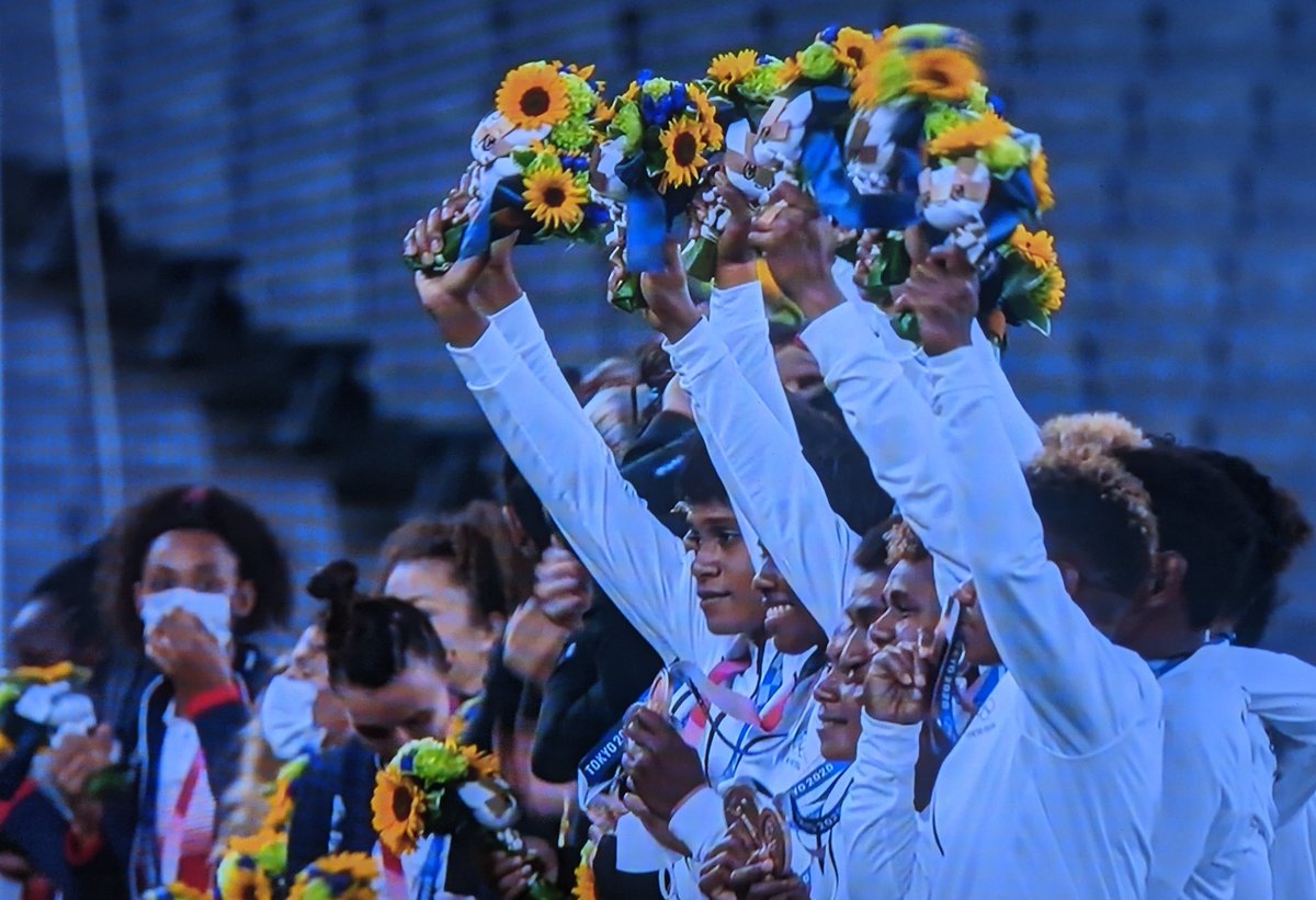 LizannV's tweet photo. So proud well done #Queens #Fijiana #fiji #TeamFiji take a bow πππππππ₯π₯π₯π₯π₯π₯π₯π₯ #OlympicGames #OlympicGames #Tokyo2020 @Nike #JustDoIt #FijiStyle #fijirugby https://t.co/kH98DkMEaQ