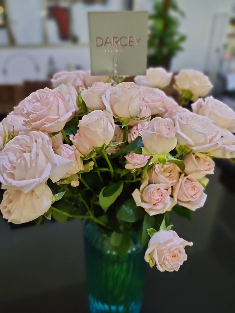 gohuntr's tweet image. Beautiful flowers from @DarceyFlowersAE received fresh by our Speakers and Host. @gohuntr is excited to welcome you all in 30 minutes. 

#GetHiredFast #Webinar2021