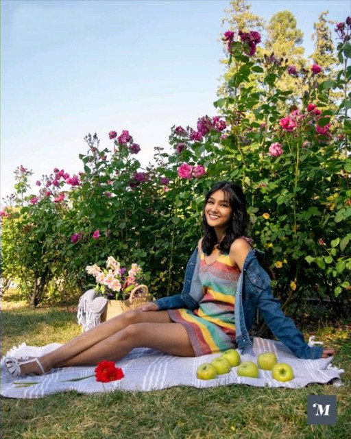 SCiazio's tweet photo. Flowers background

#smiletwtselfieday 
#smilemore 
#imuneboost
#justforfun 
#meassally https://t.co/2FEULC6SOV