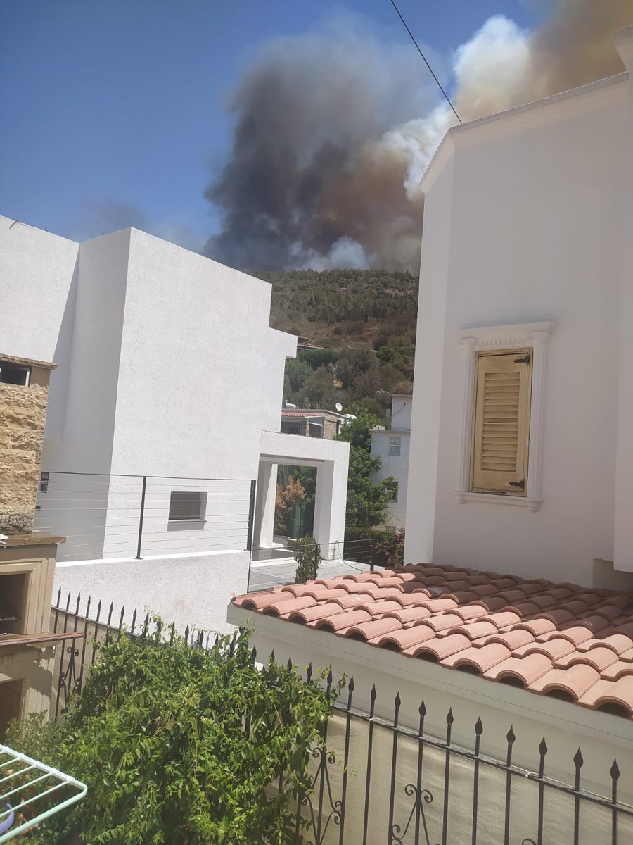 Evimden 😞 yeni başladı #bodrumyangın #bodrum #kumbahçe #icmeleryanıyor