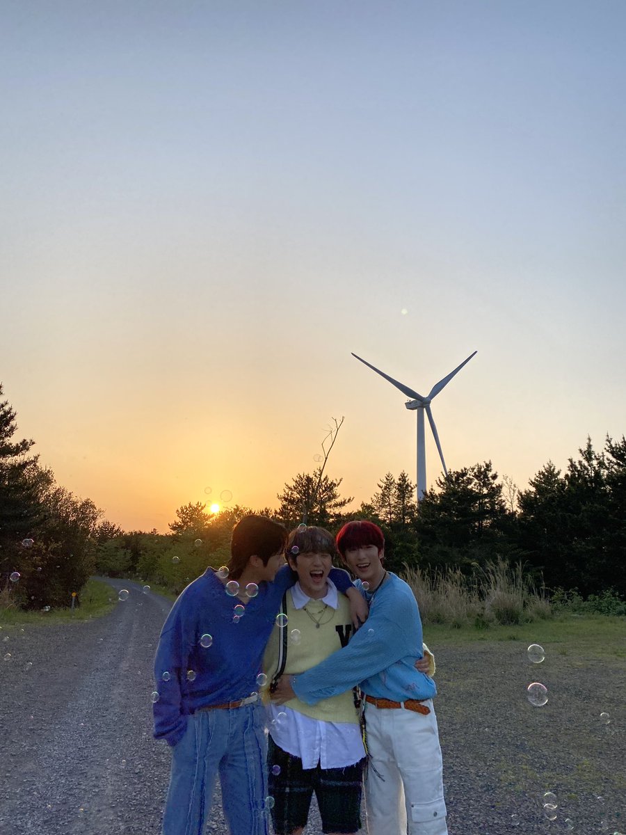 _B1A4OFFICIAL's tweet photo. B1A4❤️BANA
⠀
#CNU #SANDEUL #GONGCHAN https://t.co/QpcolQvxCr