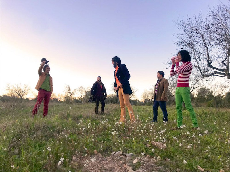 Lo que nos trae Celistia son dos odas al sentimiento humano, a la percepción íntima de nuestra relación con la propia esencia y con las circunstancias que nos rodean <a href="/sandromacia/">Sandro Macia</a> <a href="/Celistia3/">Celistia</a> penúltima reseña pre vacaciones @lume_com #musica 
letrasenvena.com/2021/celistia-…