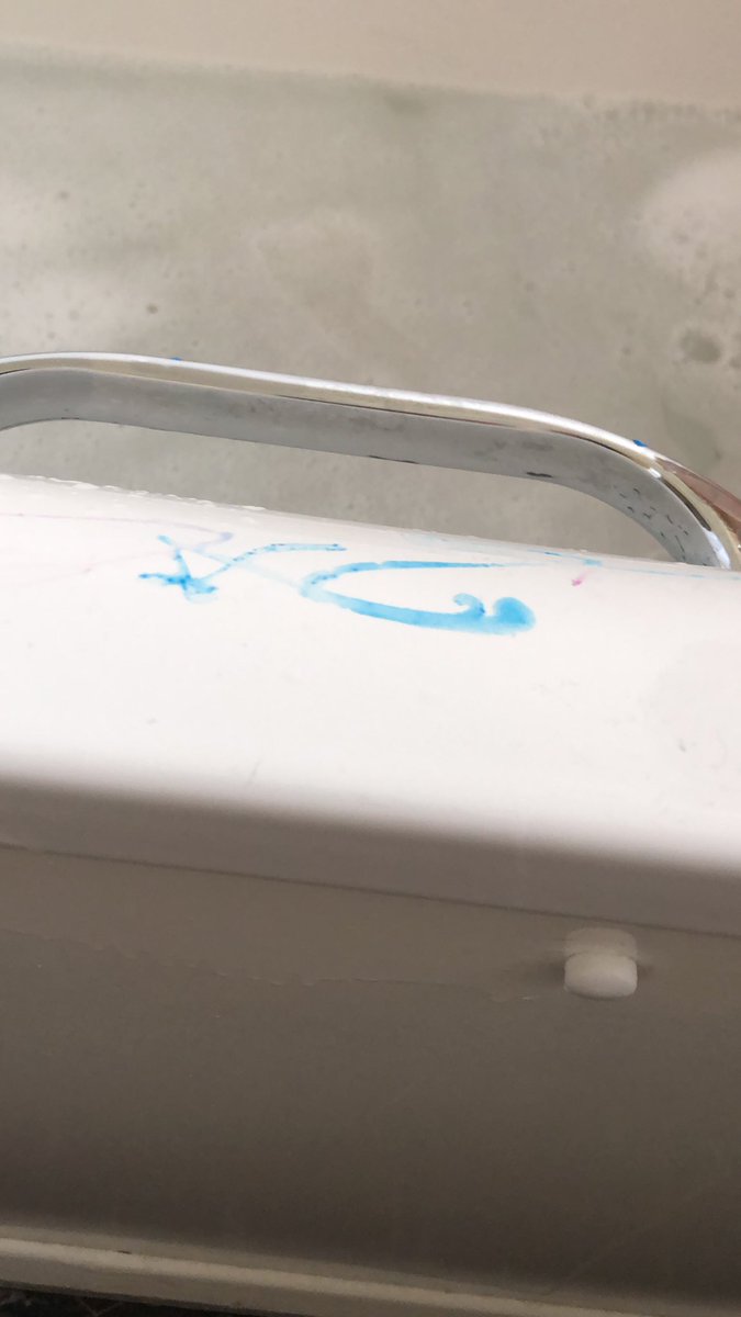 MrsFireHawk's tweet image. Round Two: bath crayons 🖍 @HouseFirehawk @The_HobbyRoom #hobbyquest #hobbyroom