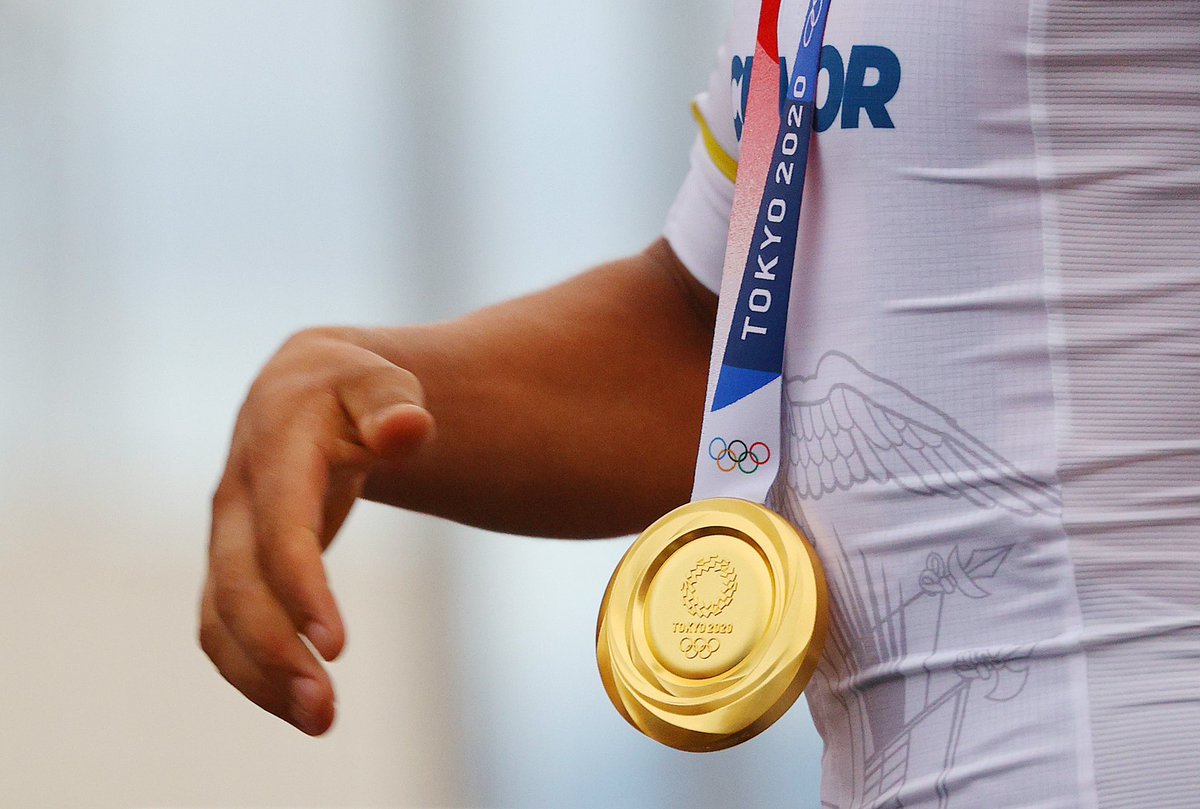 Mijines! Hoy se cumple una semana de este gran momento 🤩🥇 Ecuador en lo más alto 🇪🇨😍 Desde donde vieron la carrera? 👀