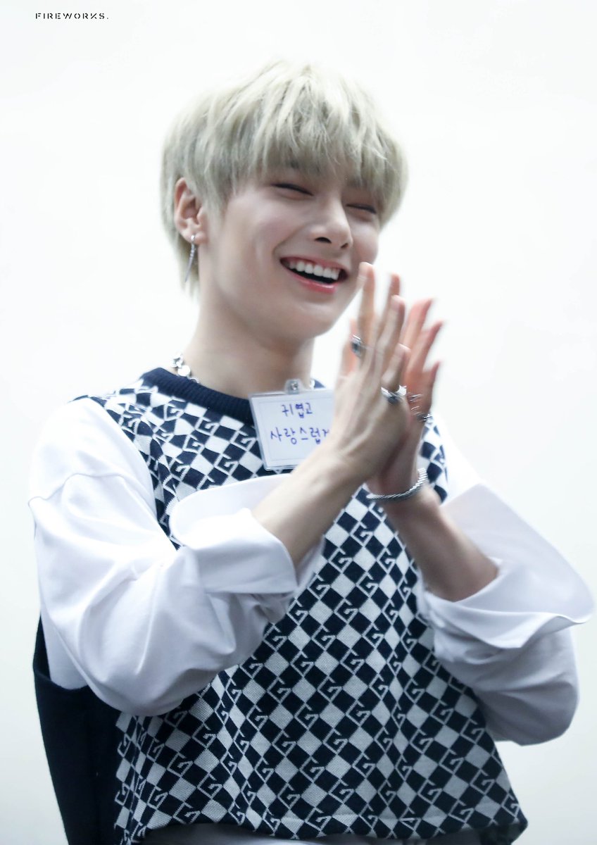 fireworksforHJ's tweet photo. [190629] 
미니팬미팅
 
🤍
#아이엔 #정인 
#I_N #Jeongin
#アイエン #ジョンイン
#스트레이키즈 #スキズ #StrayKids https://t.co/vmm7I8BByZ