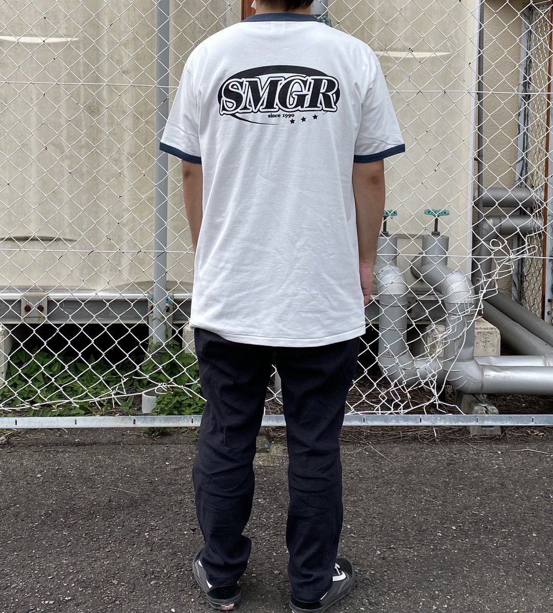 slimygreen2's tweet photo. 販売開始しました！！

【SMGR Ringer Tee】

Price:3500yen

ホワイト×ネイビー
（モデル170㎝2XL着用）
ブラック×グレー
（モデル170㎝XL着用）

↓↓↓↓
https://t.co/yNVnEdVZJg https://t.co/DK3QT8RPUp