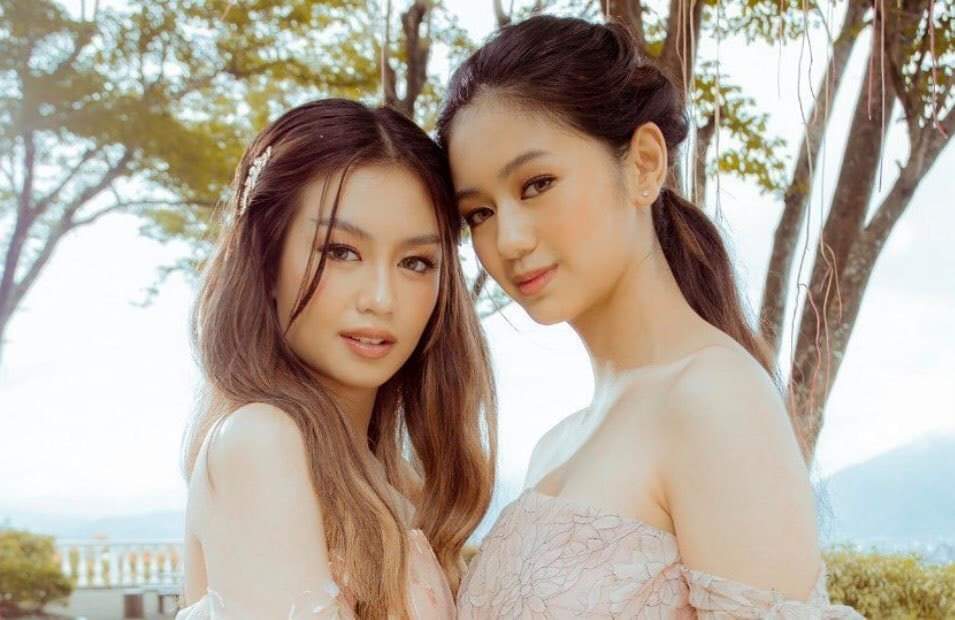 shadzbebs's tweet photo. This is WOW ❤️💙 Kaori and Ashley... Michiko and Khloe
#AshRi
#KaoriOinuma
#KaoRhys
#HesIntoHer
#Apartment8Clothing https://t.co/WQvwRAmi3x