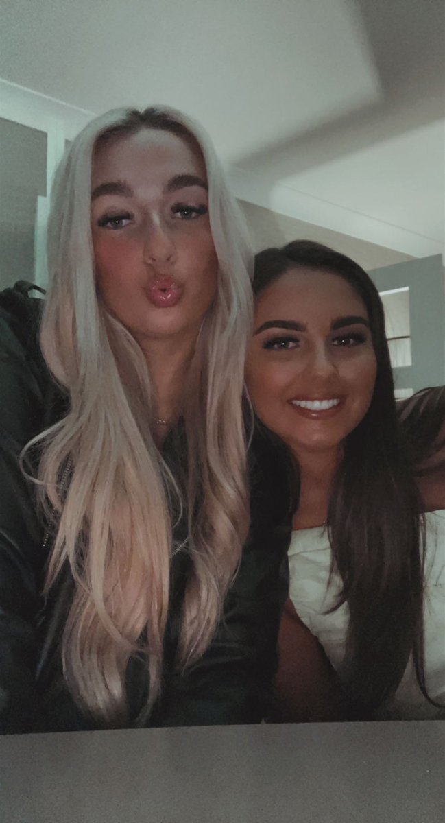 nadiageorge_'s tweet photo. happy birthday to my girl, hope u have the best day ever n i’ll see u soon for a drink🥰love u lots XX @miasutherland5 https://t.co/Y6JfdJuhhU