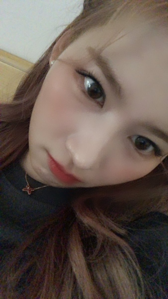 SNLQS's tweet photo. sana’s pout is therapeutic

#SANA #사나 @JYPETWICE https://t.co/jSHydF1TPd