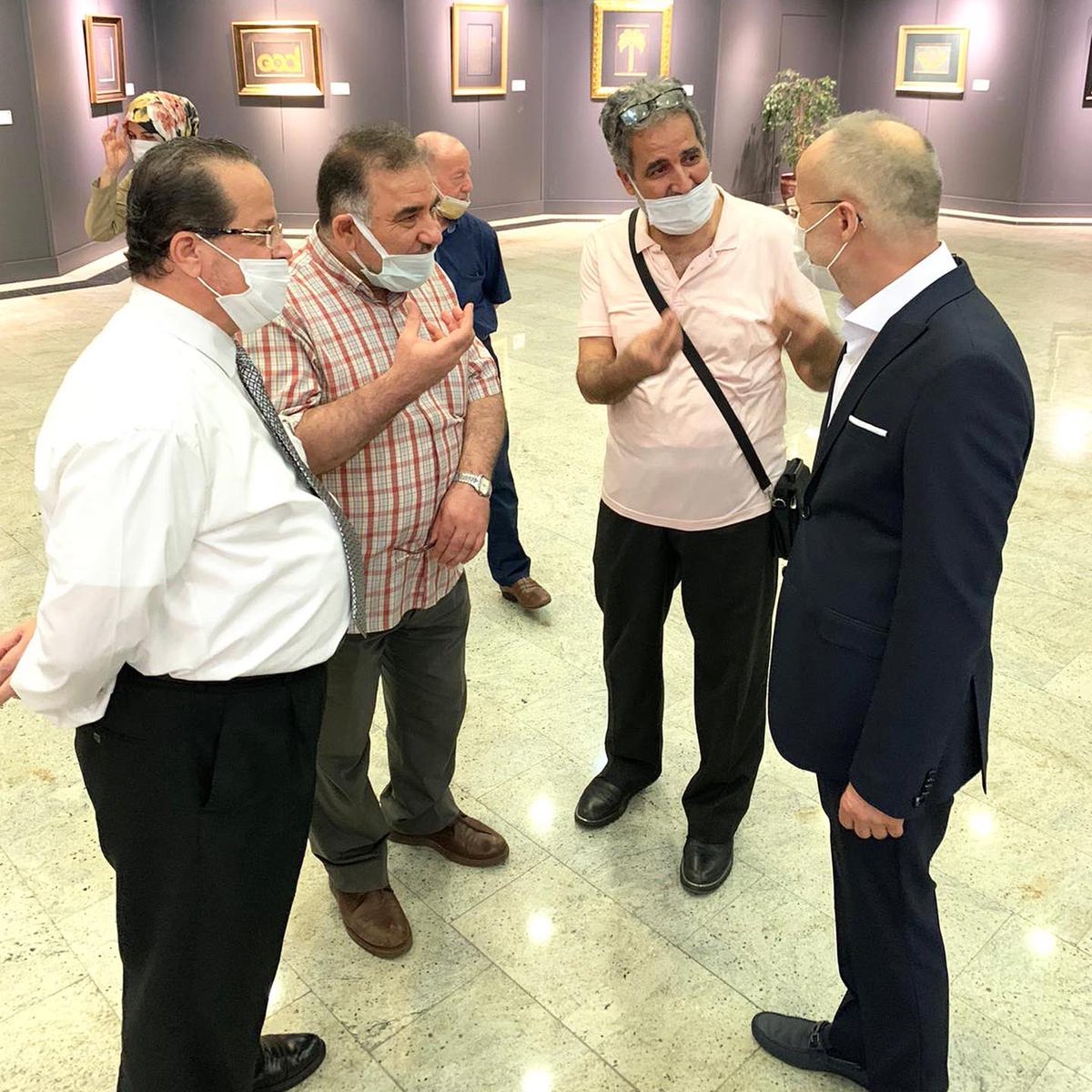 bilalakkayaart's tweet photo. “Çizginin Ahengi” açılışından ziyaret kareleri... •
Moments from “The Harmony of the Line" opening 

#çizgininahengi #uskudarkultursanat #sergi #exhibition #harmonyoftheline #sanat #art #bilalakkaya #hat #hattat #calligraphy #calligraphist #modernsanat #modernhat https://t.co/eRWMIIAMh8