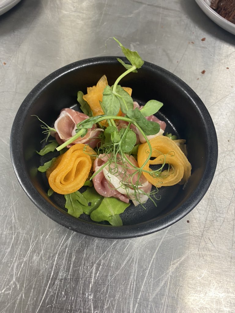 bigdaveholder's tweet photo. Some of todays offering for fulham vs charlton. Its good to be back. #ffc #Foodie #cheflife #chef https://t.co/MSIAOQ9S5g