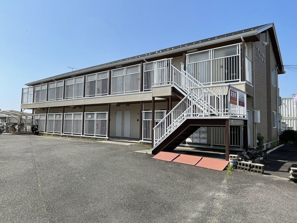 rec_shiga's tweet photo. ☆★レック オススメ物件★☆

【グランデアジュダ／大津市雄琴5丁目】
家　賃：3.5万円
共益費：3,500円
礼　金：ナシ
敷　金：ナシ
更新料：ナシ

JR湖西線「おごと温泉駅」まで徒歩10分。
バス・トイレセパレート！

↓詳細↓
https://t.co/zvT1ijdwiA

#雄琴 #賃貸  #オール電化 #バス・トイレ別 https://t.co/55PUefJTRm