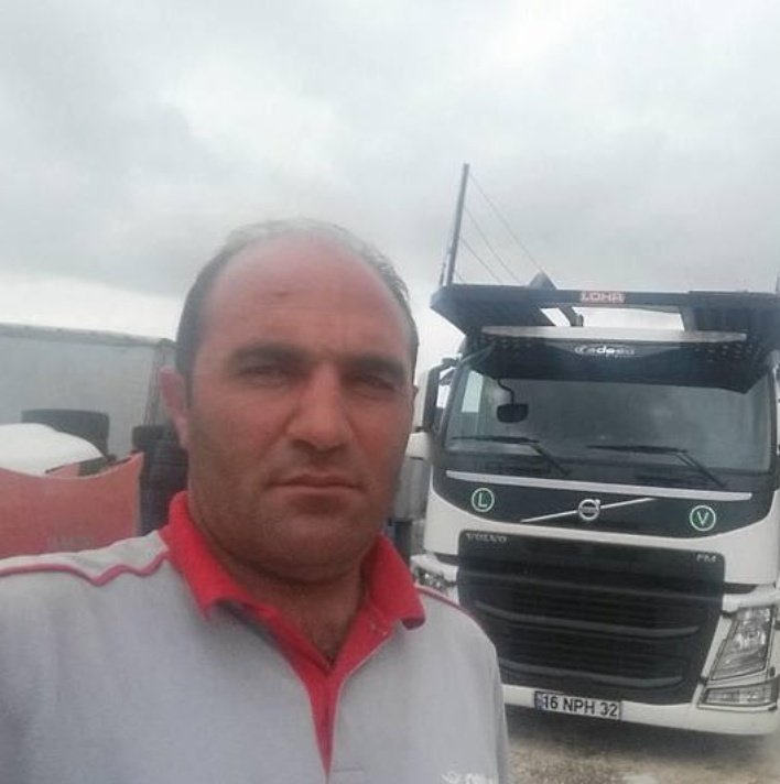 Pelinngn's tweet photo. Zavallı annen bir kelime Türkçe bilmiyordu . Ve bu bay Kürt yok diyordu . Kürt yok ! Güneş yok dermiş gibi , ay yok, Yıldız yok dermiş gibi. Bir halk nasıl inkar ediliyordu ...#KonyadaKatliam #ırkcısaldırılarahayır https://t.co/Ah3hjnUuS3