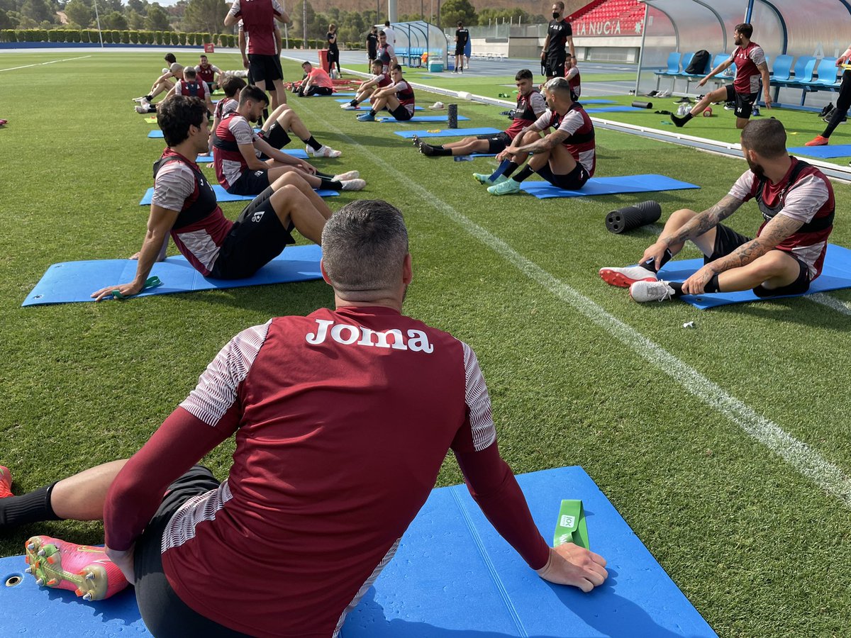 SDEibar's tweet photo. 😔 Que el Covid te impida ir al stage de Kossen ❌

😁 Que @VPremierClass, agencia de viajes oficial, te consiga una opción genial ☀️ en apenas 2 días ✅

#EibarPreseason https://t.co/G6d42ymmag