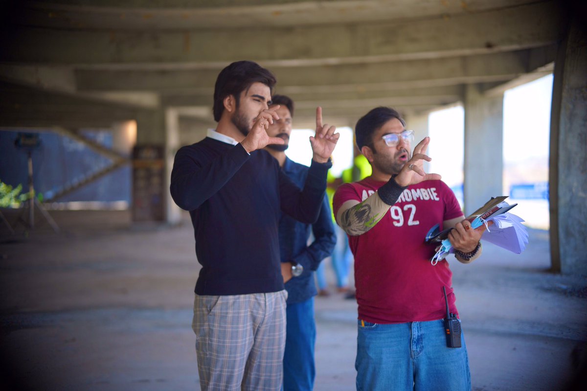 emraan_aly's tweet photo. Frame final with @ImranAbbas
#shoot #tvc #imranabbas #emraanaly #1stad #arrialexa #shot #frame #discuss #director #sameerhamdani #work #setlife🎥 #shootlife #dailypost #dailyshoot #celebrity #actorslife #showbizpakistan #actorslife🎬 #pakistanmediaindustry https://t.co/vG8QmU3DYg