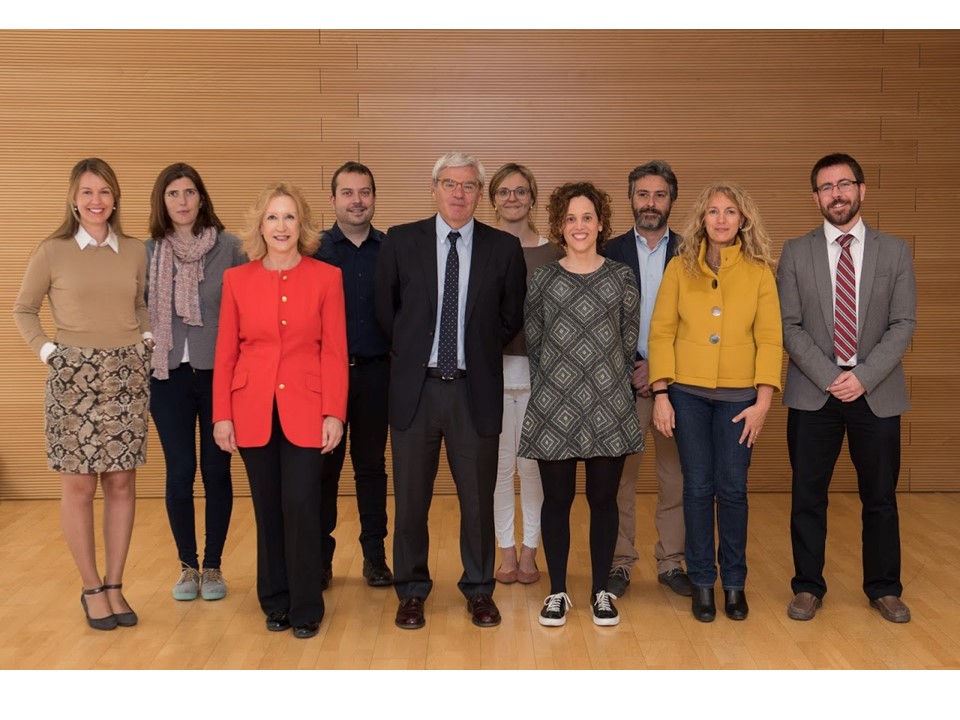 idibaps's tweet photo. Aquesta setmana, a l'IDIBAPS: Un estudi de @hospitalclinic - IDIBAPS determina que el Factor H, una proteïna reguladora del sistema del complement, regula la inflamació i l’estrès oxidatiu en la degeneració macular associada a l’edat (@DrAlfredoAdan)

👉https://t.co/o3VpuHab34 https://t.co/a629DUDxWW
