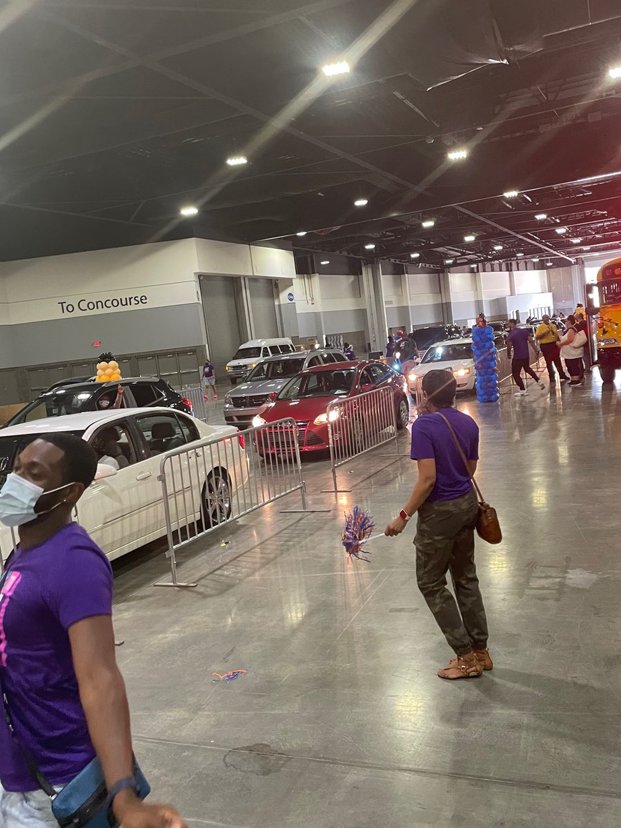 I had a magnificent time at the @apsupdate Back to School Bash Drive-Thru Experience! Thank you families for participating! @DrLisaHerring @dan_a_sims @TommyUsherAPS @CAOyolob @TauheedahBaker