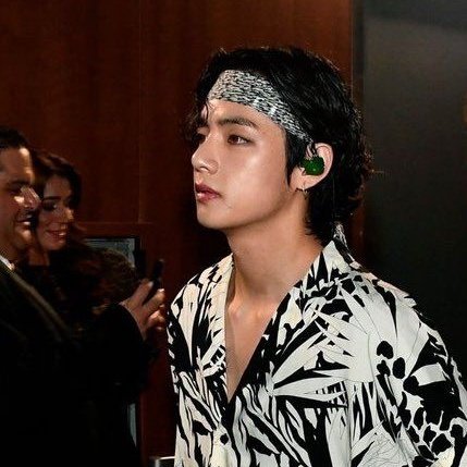 coolerpjm's tweet image. tópico insuperável: taehyung no grammy 2020