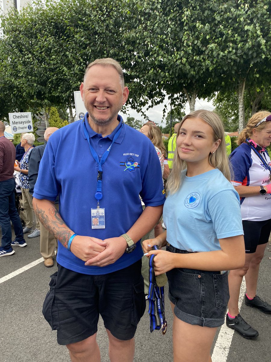 lady_bird_lin's tweet photo. @PCSODarrenB @woodytjw7 Thank you for carrying the bracelet in memory of Ian today Amazed @ your research! 💙Thank you for your role of support in the @PolUnityTourUK Thank you for supporting @UK_COPS #Thanks 💙 https://t.co/yFYb12xse4