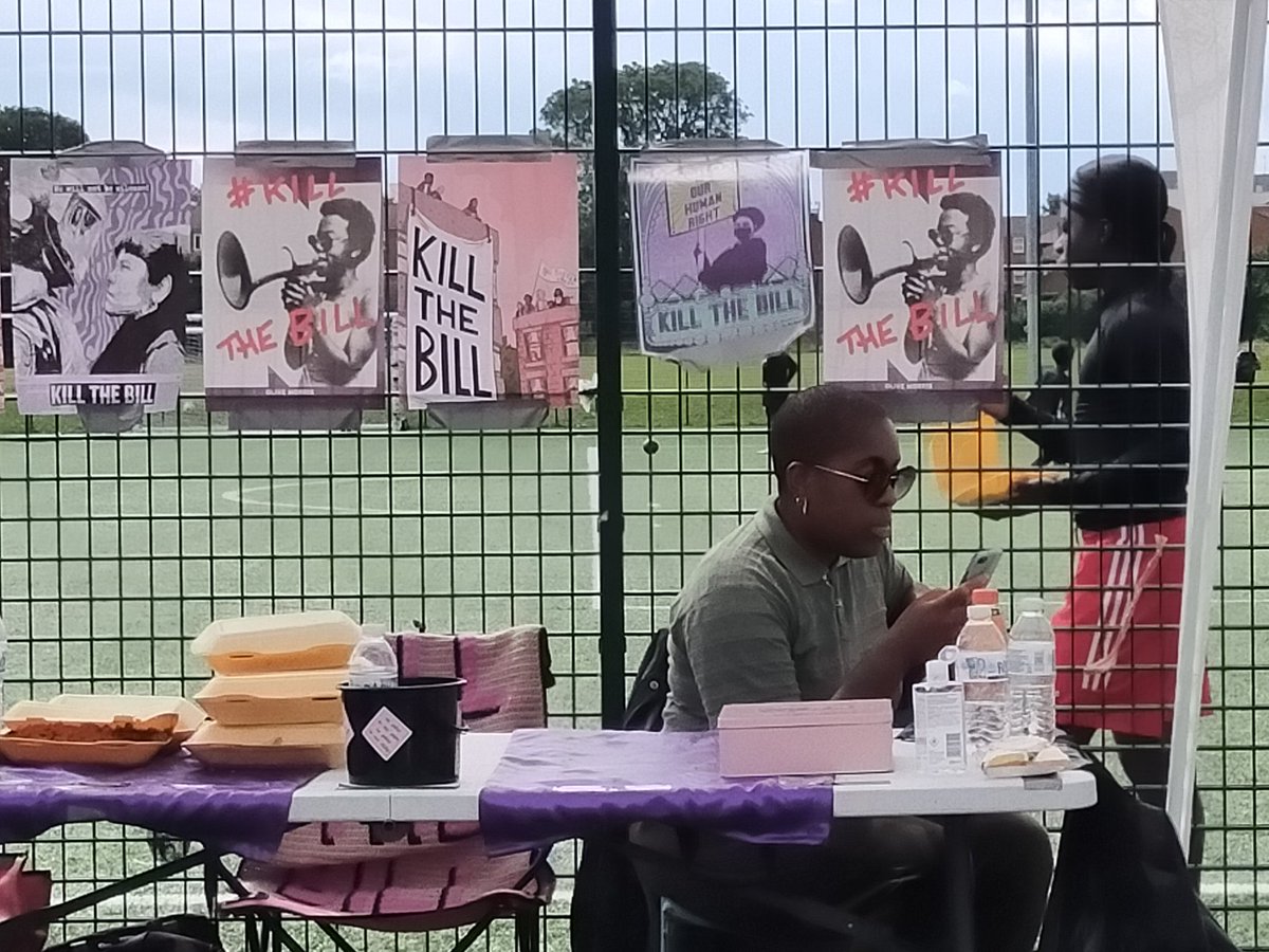 Excuse the sincerity but I had a lovely time at the #KillTheBill tournament today @SistersUncut @femfight @zapatistasolid1 @GRTSocialists @netpol @ClaptonCFC ⚽✊🐕