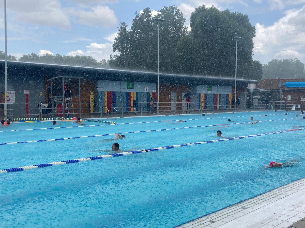 DAY 25: Regular swimming has been shown to improve memory, cognitive function, immune response and mood. Swimming may also help repair damage from stress and forge new neural connections in the brain. #30DaysOfSwimming
 
theconversation.com/amp/swimming-g…