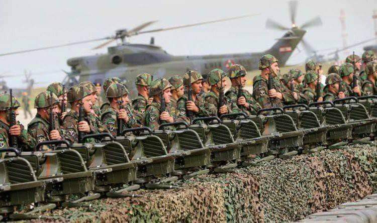 #عيد_الجيش
عيد حامي الوطن وحارس الحدود
عيد الحصن الذي يحتمي الجميع في ظلّه كل يوم وكل ساعة ،في كل ظرف وعند اي تحد يواجه وطننا.
هو الشامخ الذي يلتقي حوله الجميع ..
هو الجيش الذي تمر عليه وعلى عائلات افراده وعناصره وضباطه لحظات قاسية كما باقي اللبنانيين .