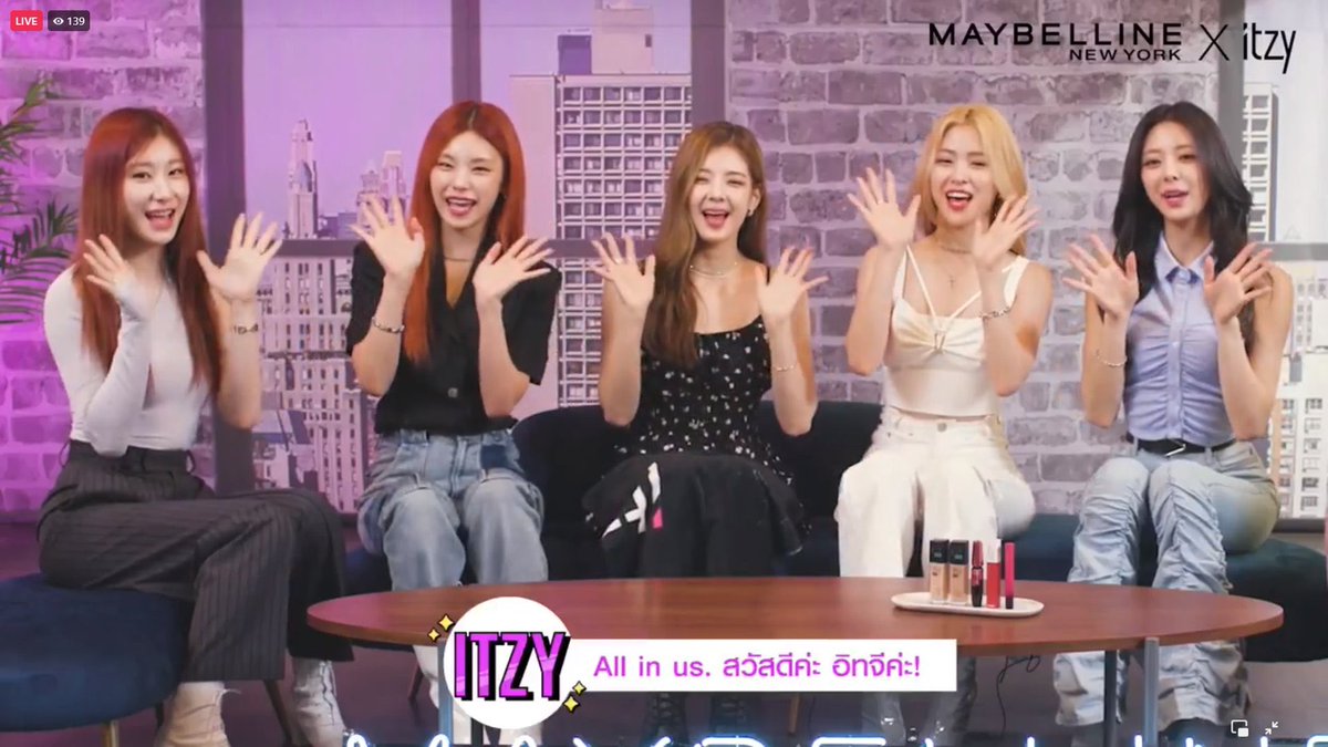 lia looks. (@jlsulooks) on Twitter photo 