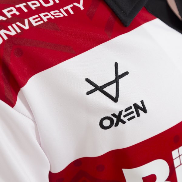 oxensportsuk's tweet photo. 📣 The 2021-22 @gloucesterrugby Home Kit! Tradition at heart, with a unique twist to further strengthen the links between the club and the city #squadofthousands https://t.co/ZJnjkwtii7