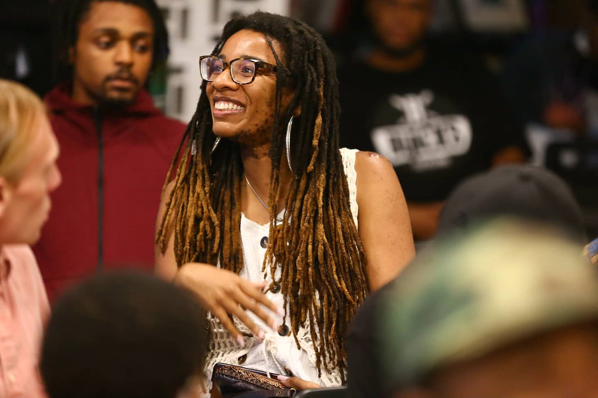 MannyWallace's tweet photo. I stopped by @CleveFoundation's "You Must Learn: A #CommonGroundCLE Discussion About Cleveland's Hip-Hop Cultural History" at @3rdSpaceCLE in conjunction with @ArtsTwelve and Spread The Love. Very informative. https://t.co/k6kMTZjEhq