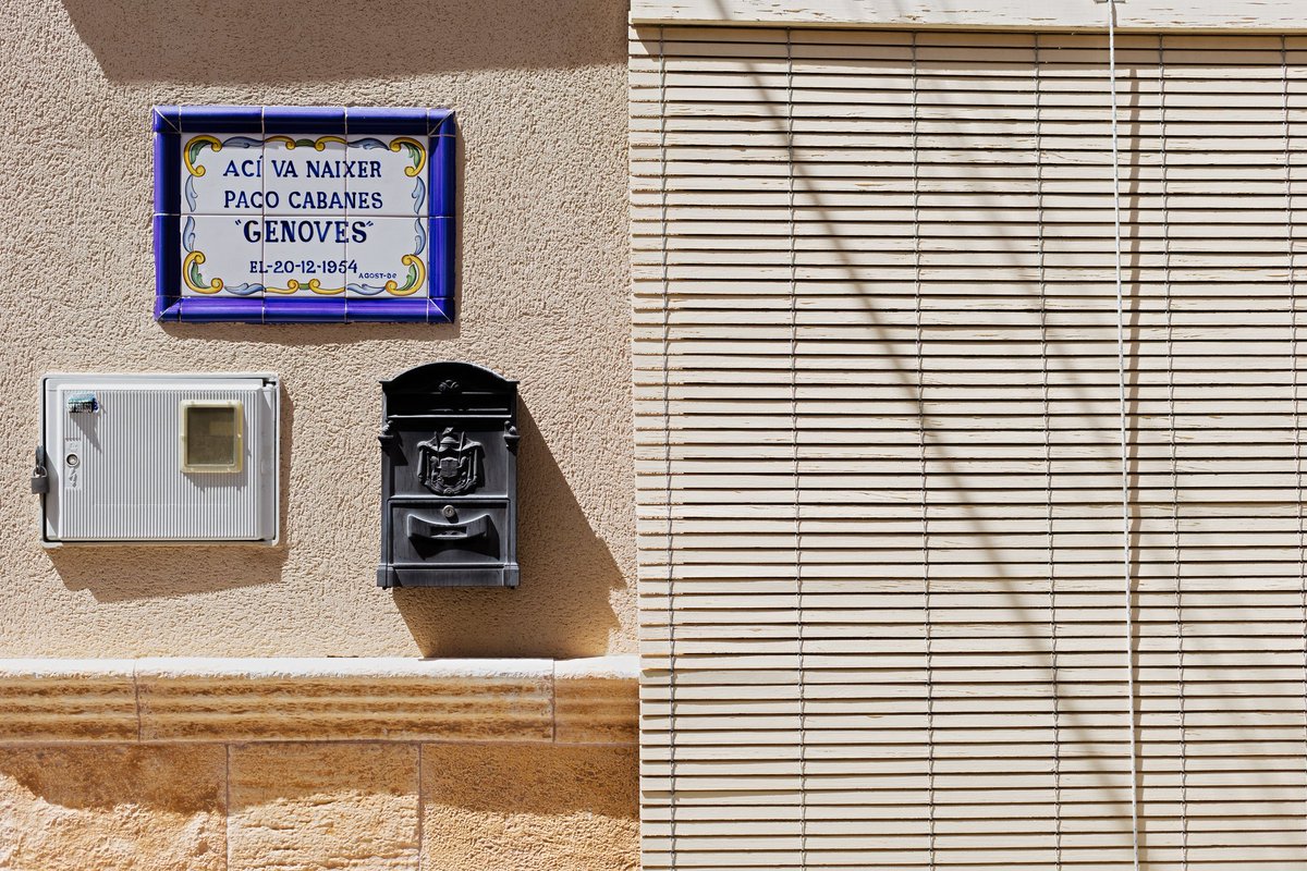 Vola alt 🖤

*Fotografies fetes al carrer on va nàixer Paco Cabanes per al monogràfic que li van dedicar <a href="/RevistaFerida/">Ferida</a> pic.x.com/LpMvksCPLS