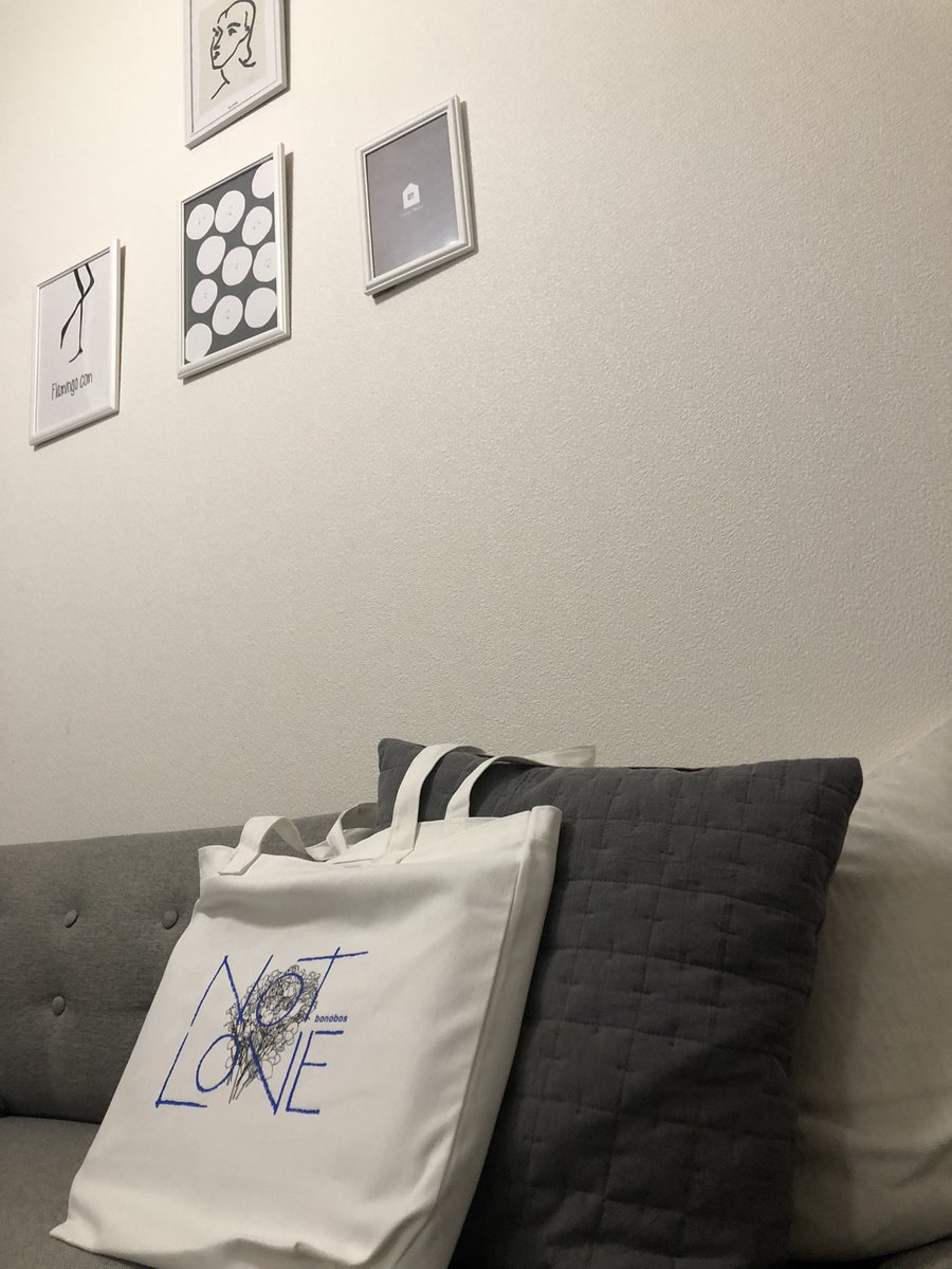 s_m3379's tweet image. ええかんじにわてのPCが収納されたわ。ズタボロになるまで使わしてもらいます。
低音をスピーカー前まで行って浴びてきた。やっぱLIVEはええね。

#bonobos
#NOTLOVE