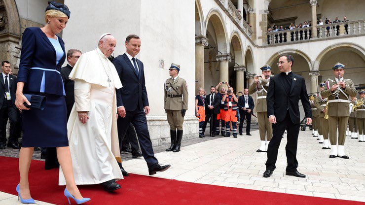 PiotrLibera's tweet photo. Pięć lat temu Papież Franciszek kończył swą podróż do Polski z okazji 31 Światowych Dni Młodzieży. Zostawił nam ważne przesłanie. Warto do niego powrócić. https://t.co/wP2GDz0dT6