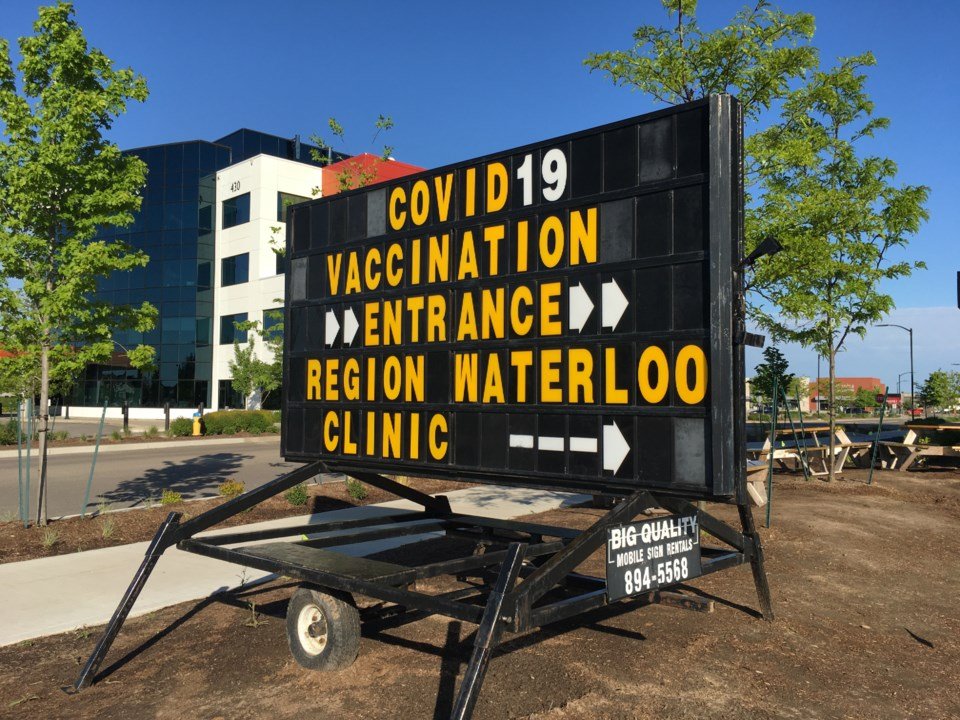 CityNewsKIT's tweet photo. Under 34K more full vaccinations needed in WR to reach provincial goal https://t.co/AoFUT7nTvv https://t.co/pD4FaslEK6