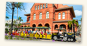 HistoricSeaport's tweet photo. See the best of Key West on the world famous Conch Tour Train that's been entertaining visitors to the Conch Republic since 1958! ☀ 🌊
📷: @conchtourtrain
#HistoricSeaport #KeyWest #LoveFL #Travel #FloridaKeys #Vacation #TheKeys #FreshFinds #TravelDeeper #Adventure #SimplyT https://t.co/LbP7t8iXUZ