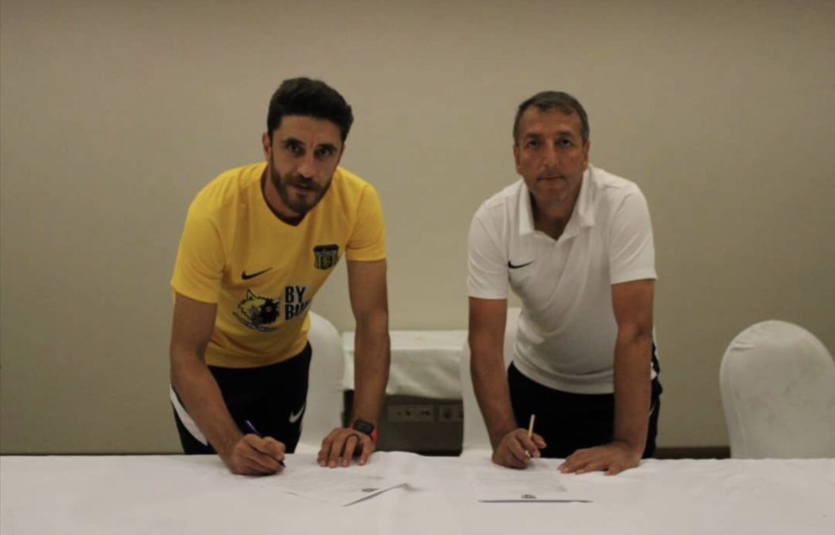 HOŞGELDİN MEHMET TAŞÇI ✍️

Geçtiğimiz Sezon Şanlıurfaspor forması giyen başarılı stoper Mehmet TAŞÇI önümüzdeki sezon Bayburtspor’umuz için ter dökecek.

#Sarıduvar 
#Hedefşampiyonluk