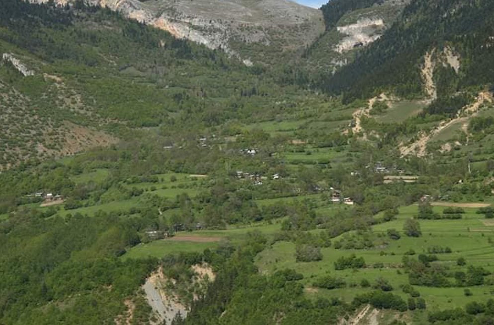 tetri_khari's tweet photo. #Ardanuç'un #Beratlı köyü. Eski adı #Vartelia, #Varteliya, #Vartelya...Mevki adları: #Vanati (ვანათი), ##Sathe (სათხე), Klditavi (კლდითავი), #Nakapi (ნაკაფი)... İşte köyün hikayesi:

https://t.co/cSomigPPfU https://t.co/Tv0P8q5XOR