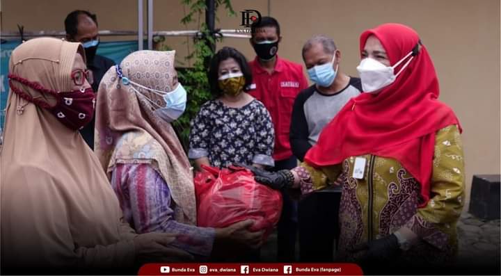 SrikandiLPG's tweet photo. Dalam melewati pandemi ini tentu bukan tanggung jawab pemerintah saja namun menjadi tanggungjawab bersama antara pemerintah, pelaku usaha dan masyarakat. Untuk itu tidak ada alasan untuk tidak bersinergi melewati keadaan ini.

#BundaEva #EvaDwiana https://t.co/63PNWYlmIo