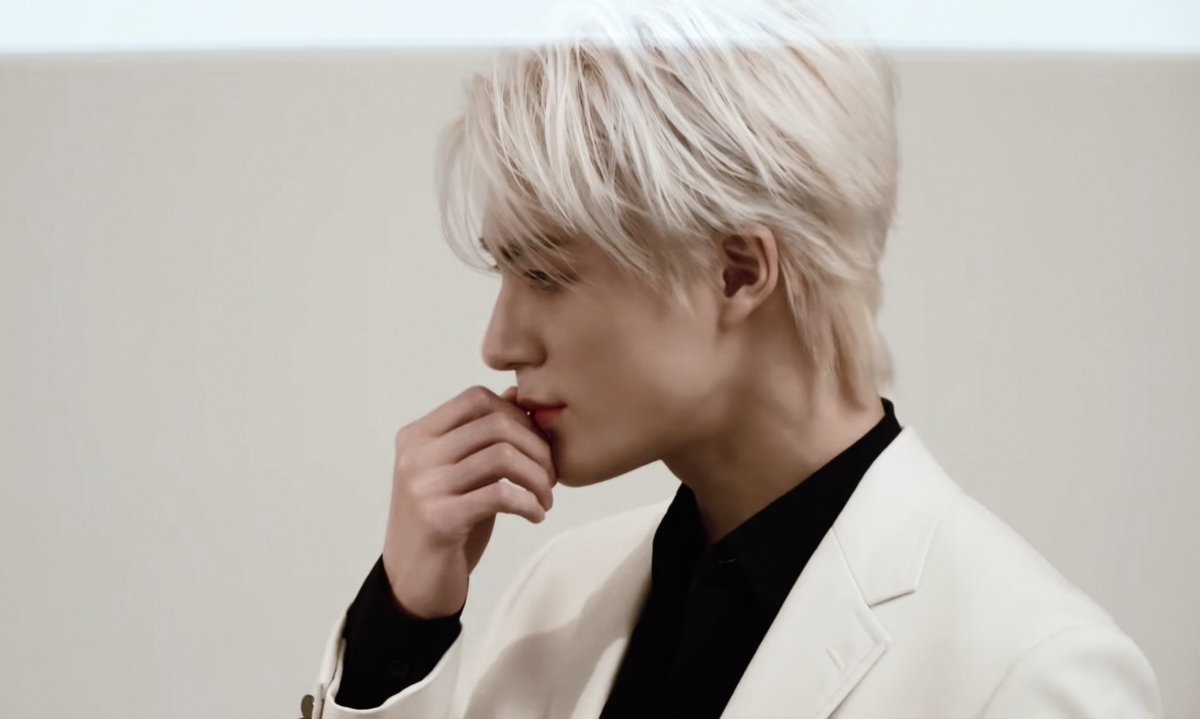 ชาติ​ ศาสนา​ พระมหาเจโน่ลี