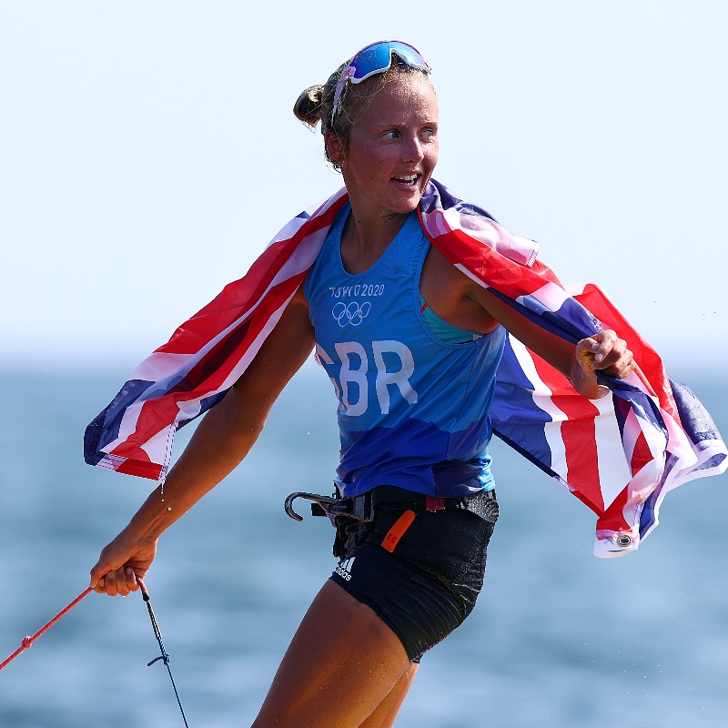 TeamGB's tweet photo. 📮 A golden postbox?
🎖 An MBE?
🐛 An invitation to a reality show?

Some people have big dreams for life after winning an Olympic medal. But @emma_wilson961 has a more unique request following her windsurfing bronze 🥉

#TeamGB #Tokyo2020