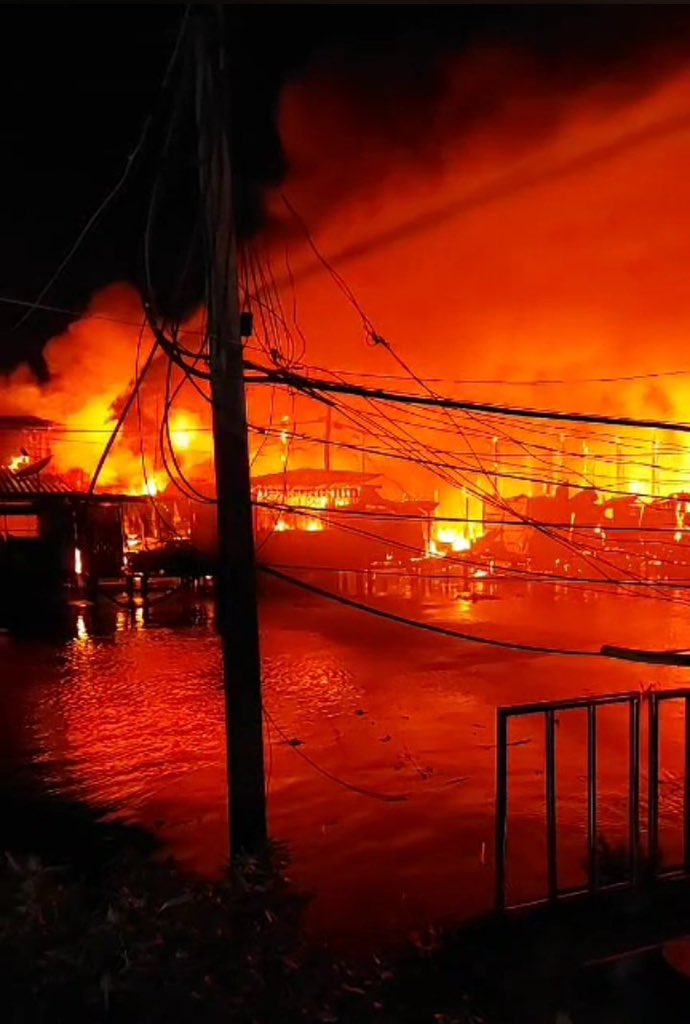 ข่าวไฟไหม้เงียบมากเลย ช่วยกันกระจายข่าวหน่อยนะคะ #ตลาดบ้านแพ้ว