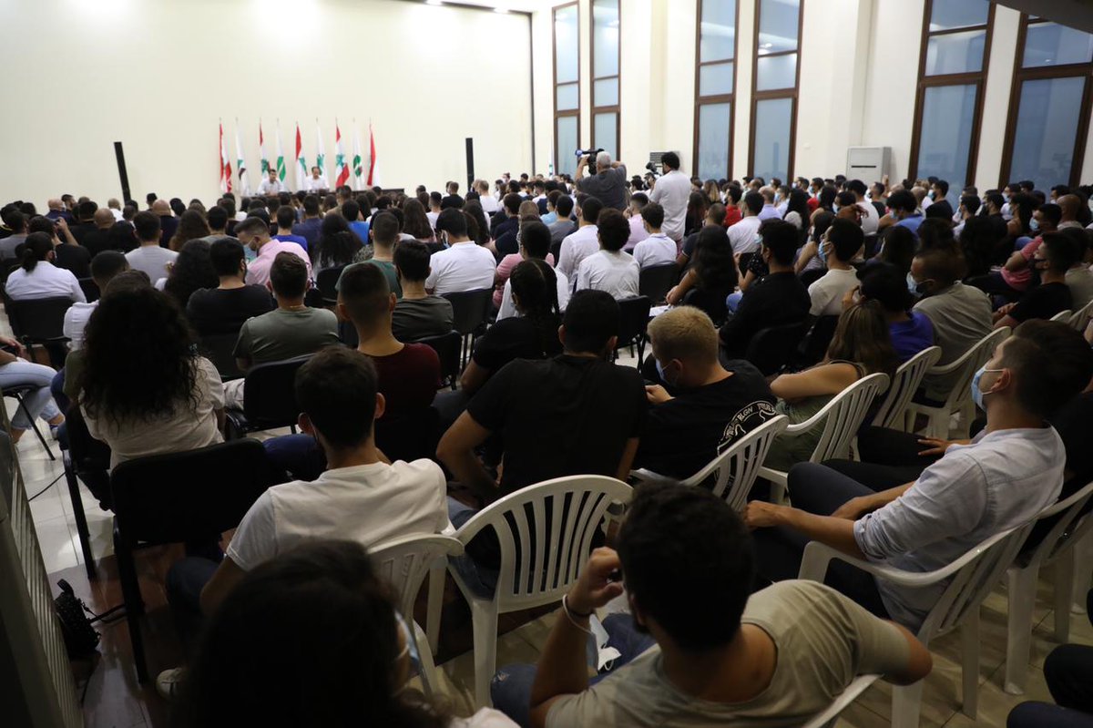 للطلاب: كونوا في الصف الأول في هذه المواجهة الكبيرة التي يخوضها شعبنا فالرابع من آب حد فاصل بن لبنان القديم ولبنان الجديد و #جايي_الحساب

kataeb.org/sl/AR/332216