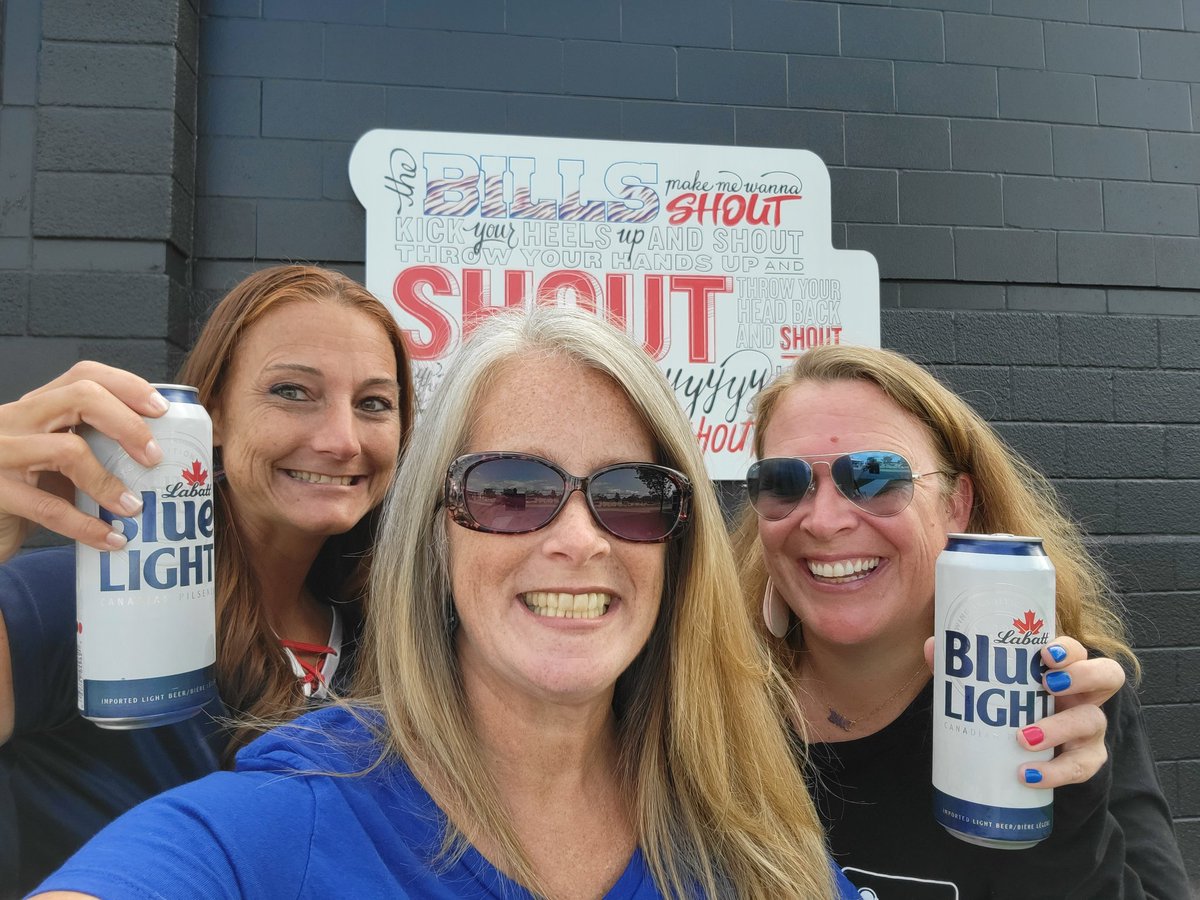 stephanicoleman's tweet photo. #CVSB is in #TheRalph 
#BillsTrainingCamp #1stTimer https://t.co/jQ9E5TGEW7