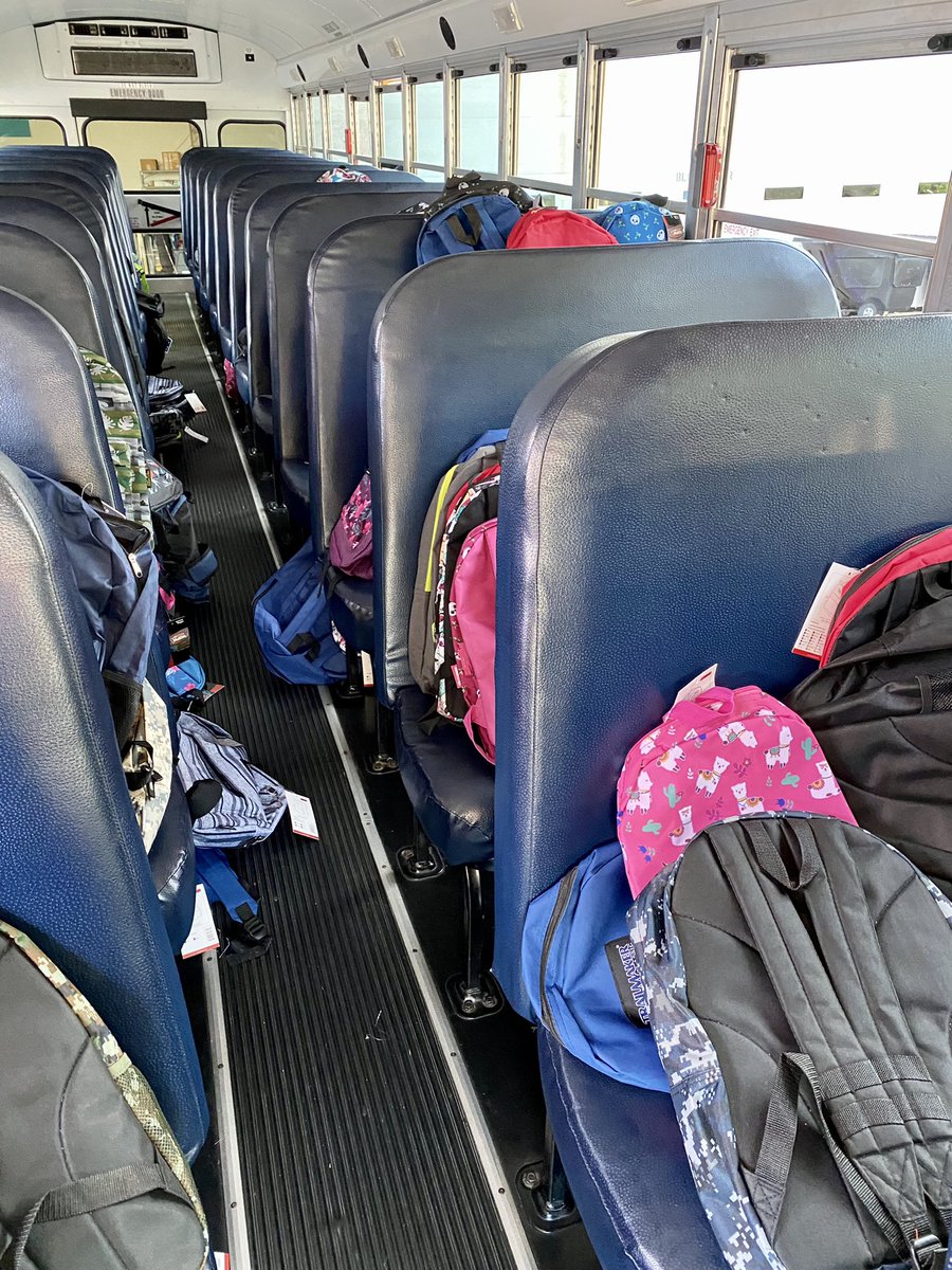 ProducerLadyWSB's tweet photo. Just stopped by our @wsbtv studios in Midtown Atlanta to help #stuffthebus! I was in and out in 5 minutes. You have until 2:00 p.m. to drop off items! 🗒✏️🖇📚🖍📓 #back2school https://t.co/A9J14oXHju