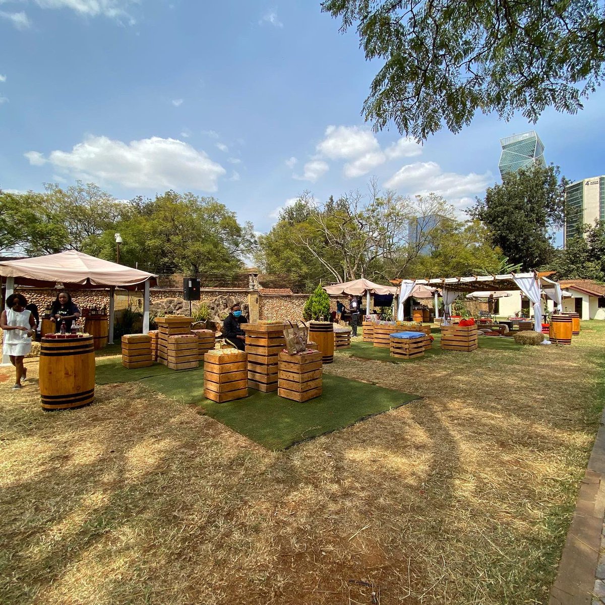 Wahinya_Charlie's tweet photo. The set up is on point.📌🍻Are you ready for #MyLoco?🤔 https://t.co/MCTB3k72P9