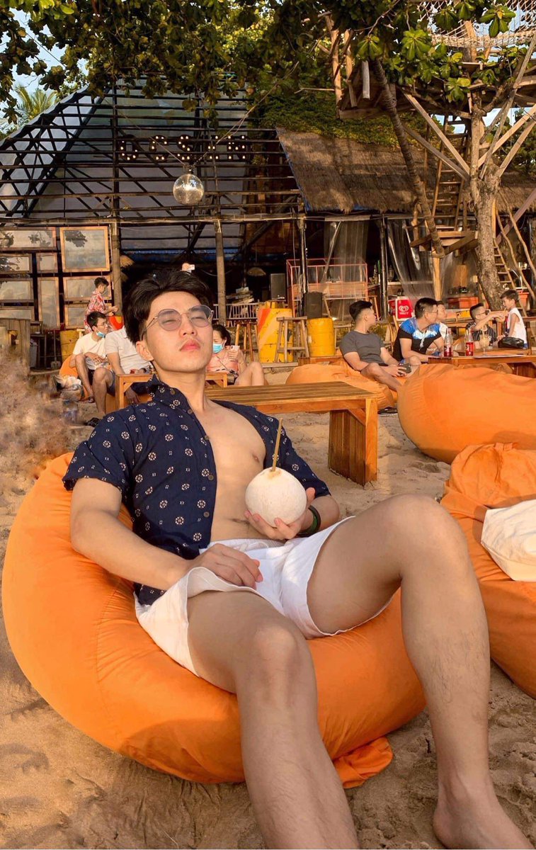 PanDuHi99's tweet photo. Play on the beach 🌊 
#ข่าวลือ #Beach #beachlife #Taiwan #ARMY #boy #Photo #Tawan_V https://t.co/z88BZBYIpn