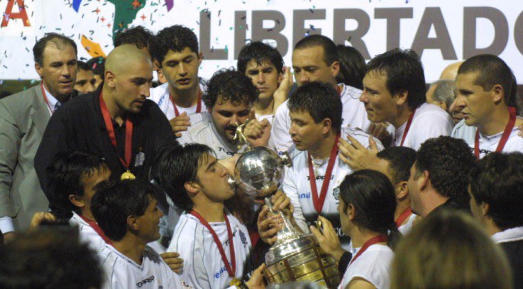 sdor_so16's tweet photo. Felices 19 años de la copa libertadores 2002 https://t.co/sEliqupiOZ